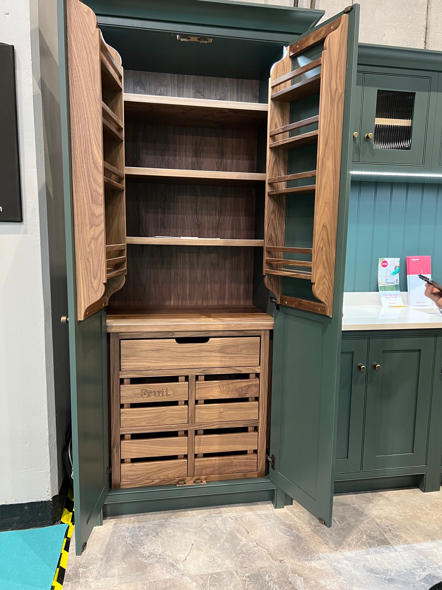 Andrew Crossland Display Kitchen