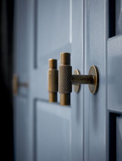 Furnipart Manor T - Antique Brass